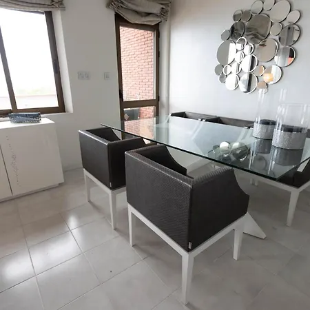Ct 383 Gr - Faro's Beachfront For 4